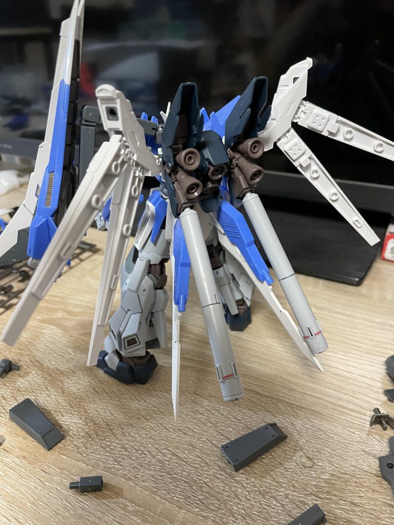 オリジナルを作るとどうしても、武装がてんこ盛りになってしまいます