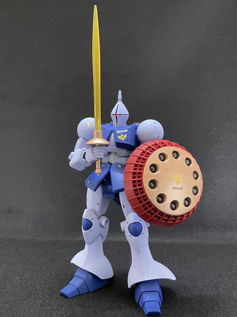 剣と盾を構えて。ギャン独特の中世の騎士っぽさ、いいですね。 ご覧いただきありがとうございました。