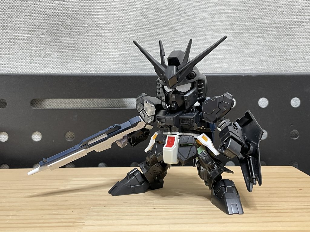 製作当初。エコプラなので真っ黒です。黒いとディテールがわからないのが難点。上半身はSMKフレーム、下半身はCSフレームベースです。