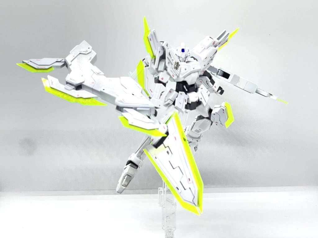 バックパックは可動します。