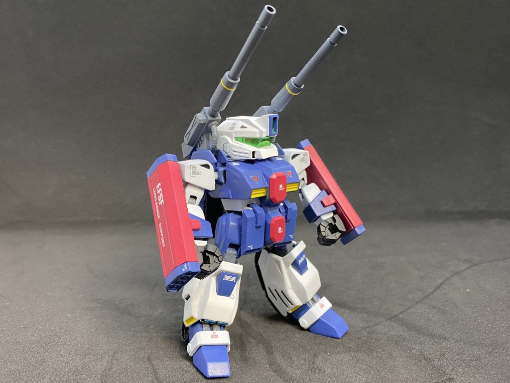 肩と、頭の接続には、余っていたSDフレームの上半身を流用してます。