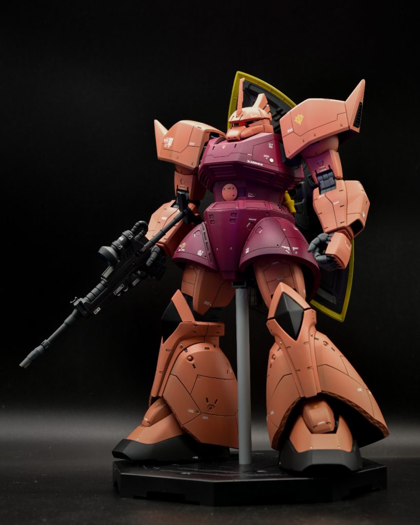 本体はMr.カラーのシャアレッドとシャアピンクを使用。