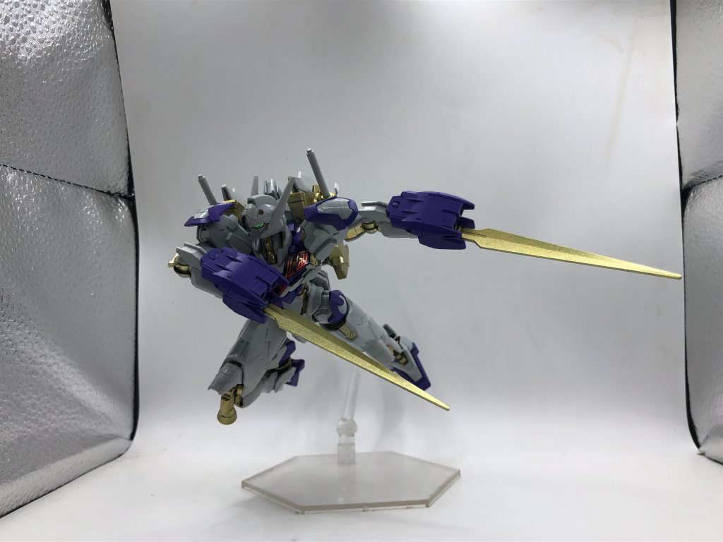 ガンダムルブリス–3枚目/制作者：@UnderSignalTake