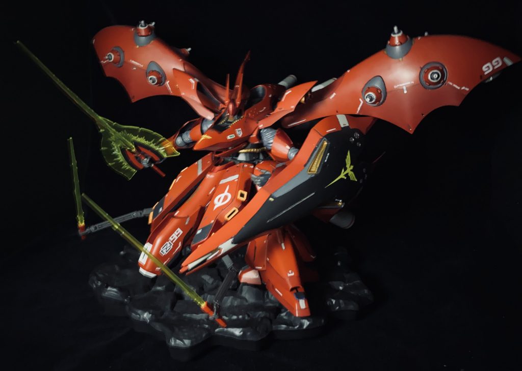 サーベルぶん回し。ファンネルをかわして、接近したと思ったら,これだもんなーえぐいぜ。