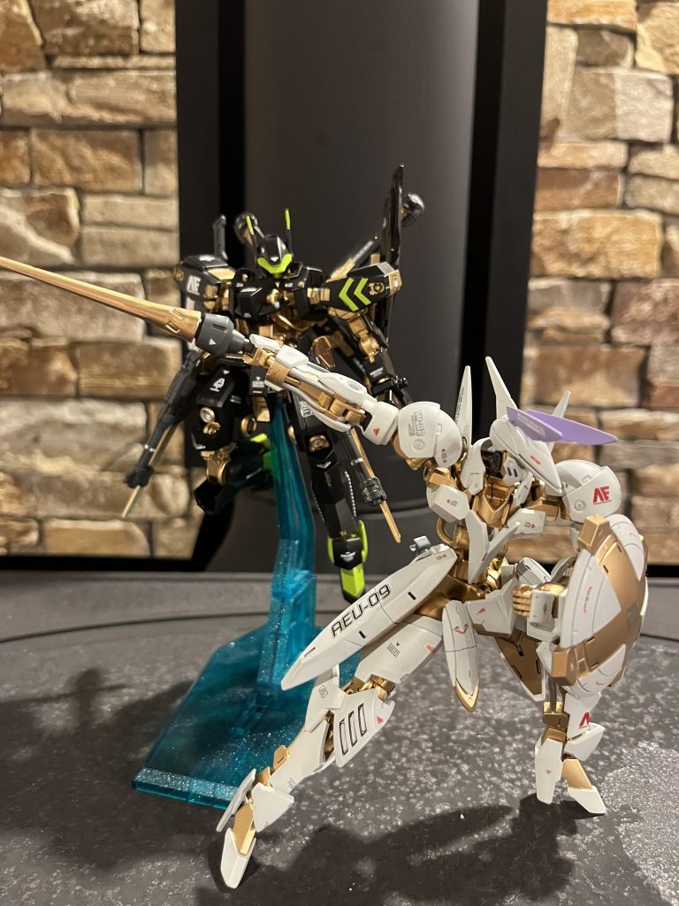 そしてこのシュヴァルべカスタムも実は前に作ったものなのでジークルーネとシュヴァルべカスタムで2ショットしてみました。！