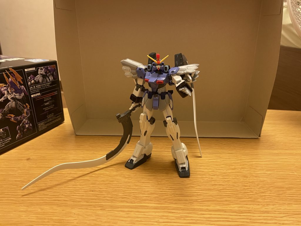 本機は、装甲の堅牢さを生かした白兵戦、運動性とヒートショーテルを駆使した接近戦を得意とする。