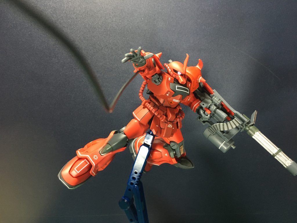 肩アーマーとガトリング・シールドの合わせ目消しした以外はキットのままです。