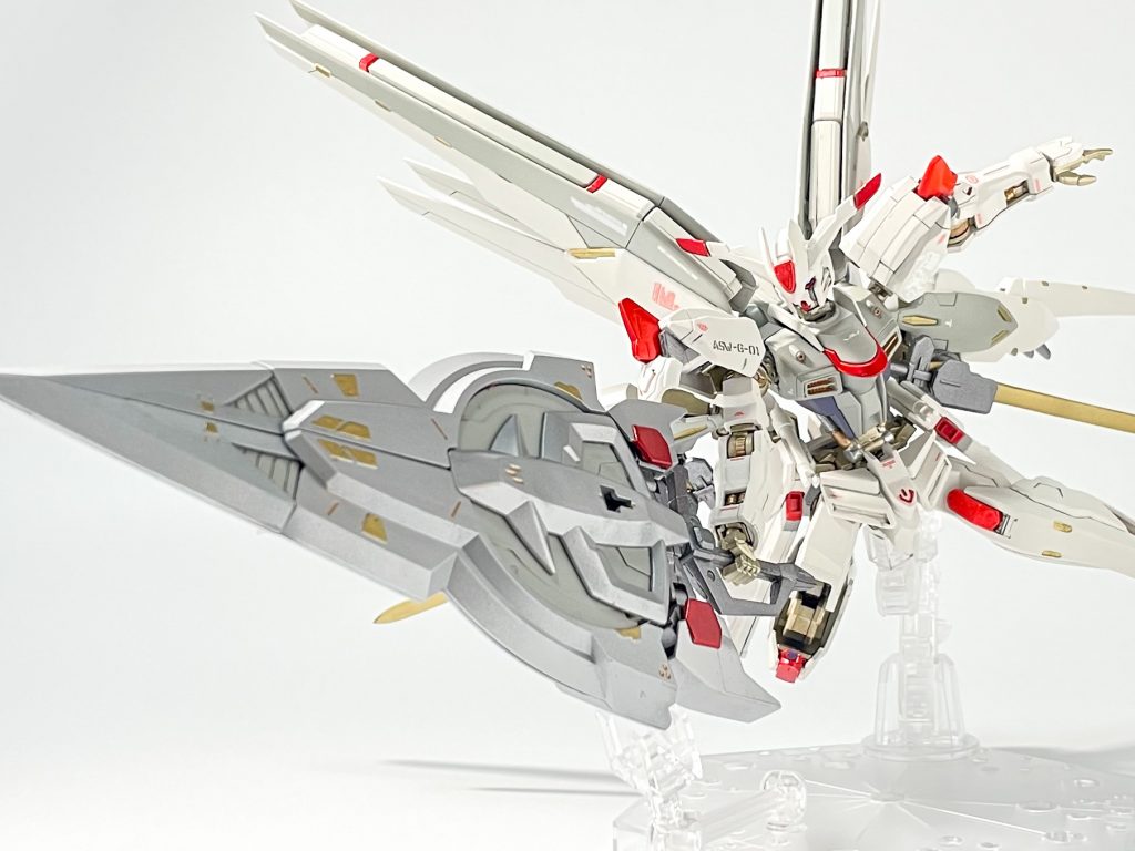 武装② ギャラルホルン・ブレイカー (ジオニックソード)真に自由な世界を勝ち取るため、古きギャラルホルンを粉砕する大剣。