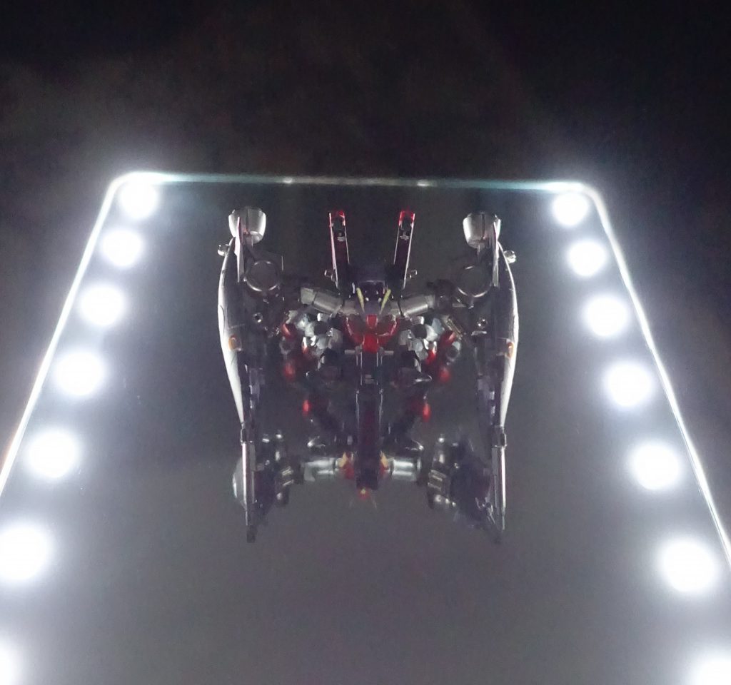 ●トリントン基地での雨の夜間訓練飛行で、離陸許可を待つバイアラン・プラス。