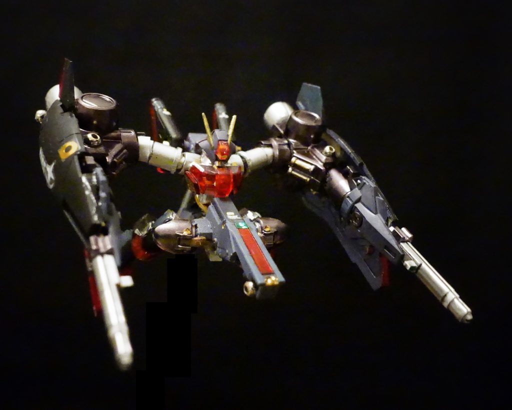 ●もう一つのチームは変形しないままの性能向上プランを示した。後に「バイアラン・カスタム」と呼ばれることになる。●当時の改修は無尽蔵にコストをかけられるわけでなく、また複雑な変形機構に対応できるメカニックが不足していたことから、コストとサステナビリティを優先して、バイアラン・カスタムのプランが最終的に採用された。