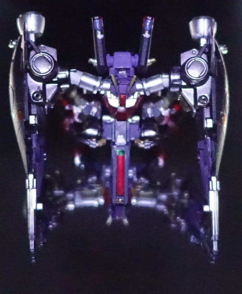 ●改修直後トリントン基地がジオン残党軍からの攻撃にさらされた際、破竹の勢いでジオンMSを圧倒するバイアラン・カスタムの無双ぶりから、非TMSでも十分に成果が挙げられることが実証されてしまい、こちらのバイアラン・プラスのプランはボツになってしまった。