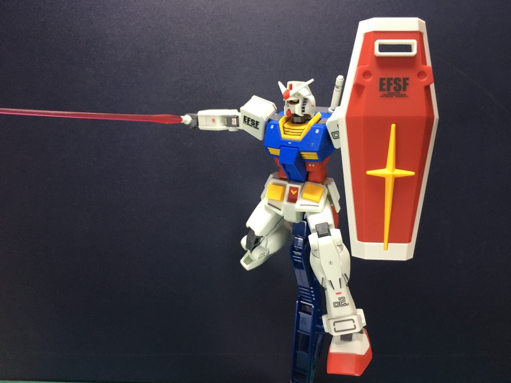 心の眼でドムを左足の下に配置してもらって、「俺を踏み台にしたぁ!?」な一枚。