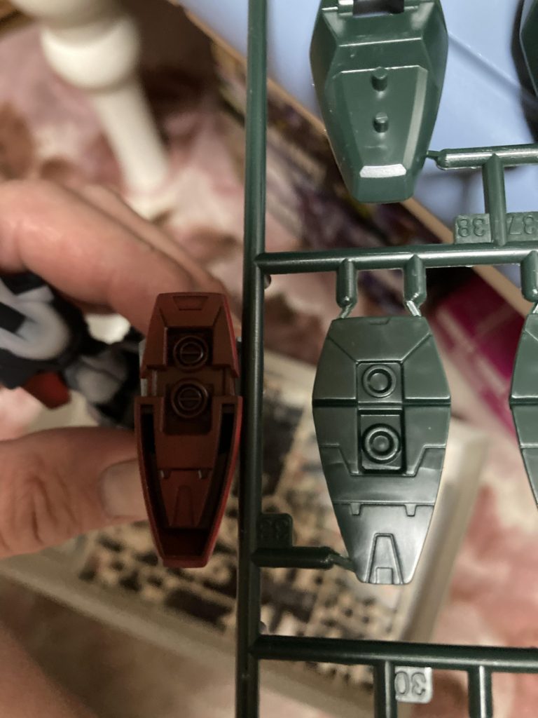 新旧hgでこんなにサイズ違うんですね😅