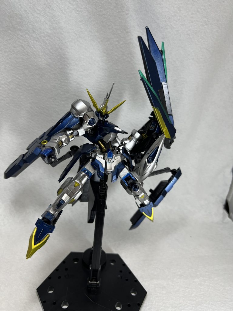 大型クローは自立させるの難しいのでポーズとるのは一苦労します、、、