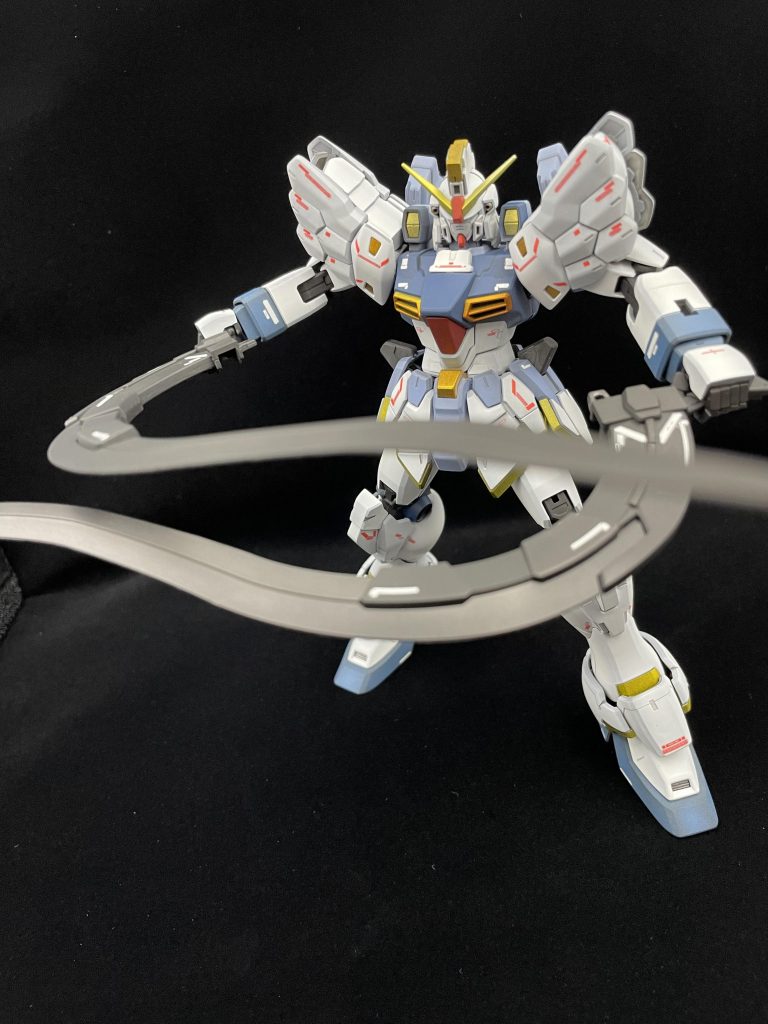 ヒートショーテル刀身と柄の部分の質感を変えて刀身の金属感が出るようgxメタルカラーを吹いてから擦りました。