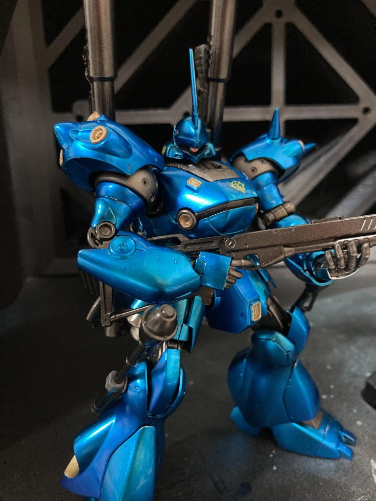 画像だと明るいブルーといった感じですが、実物はもう少し暗めの感じとなっています。入念にコンパウンドをかけたこともあり、かなりツヤのある仕上げとなり満足しています。