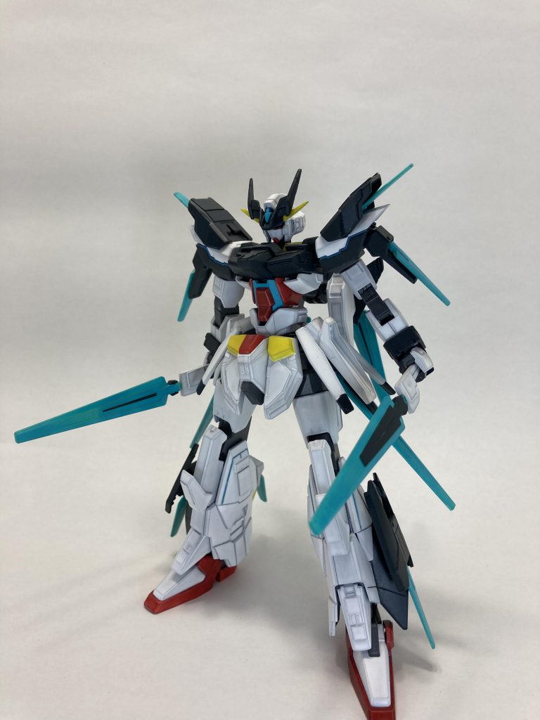 ガンダムFXをベースにしているのでCファンネルも装備可能。専用の装備により双剣のように使用出来る。FXバーストは出来ない。