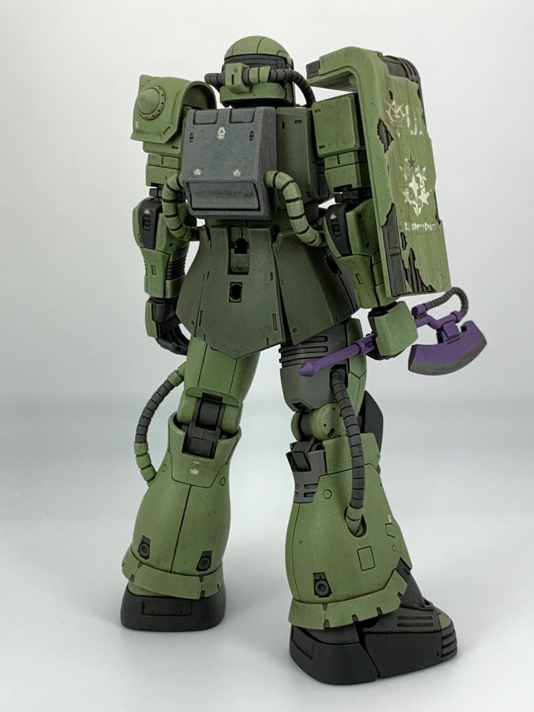 背面。塗装はサフレスで成型色を下地に筆塗りです🖌