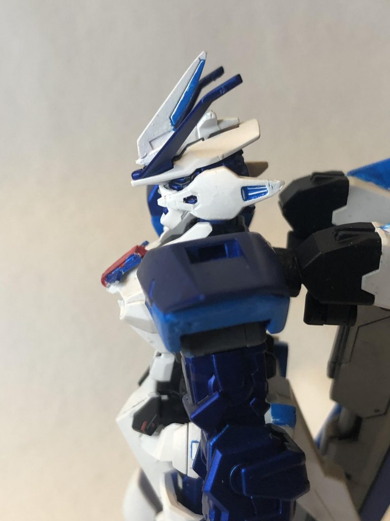 頬の装甲の形状変更やアンテナ追加を行い、大幅に印象を変えました！