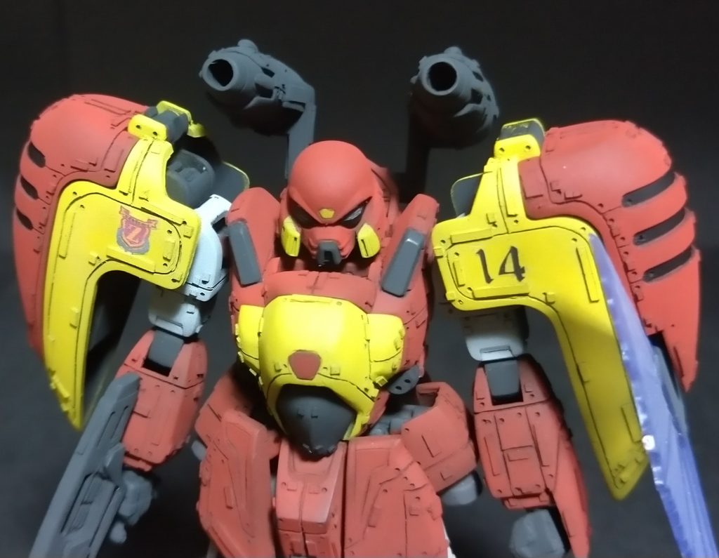 武器セットよりカイラスギリー戦闘大隊のシールを貼りました😊😊シールが光沢で違和感ありまくりだったのでタミヤアクリルのフラットクリアーを吹いて艶消しにしました😊