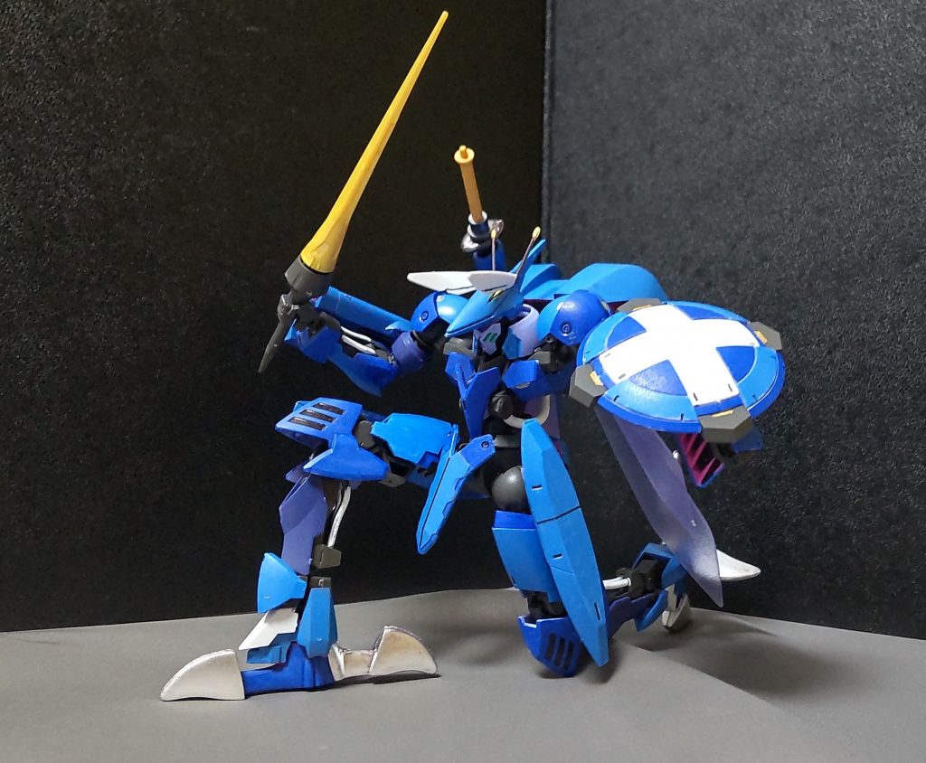 ヴァルキュリアフレームの恩恵により抜群の可動域を誇り、膝立ちも余裕でできます。