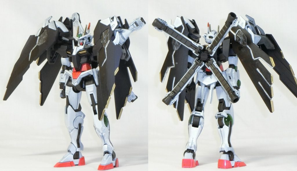 　先に本体部分を。両肩のGNドライヴにフルクロス、背中にX字スラスターをつけて、頭部に羽根飾り風アンテナを追加しただけです。　最強の矛のみならず最強の盾も目指すスタイル。