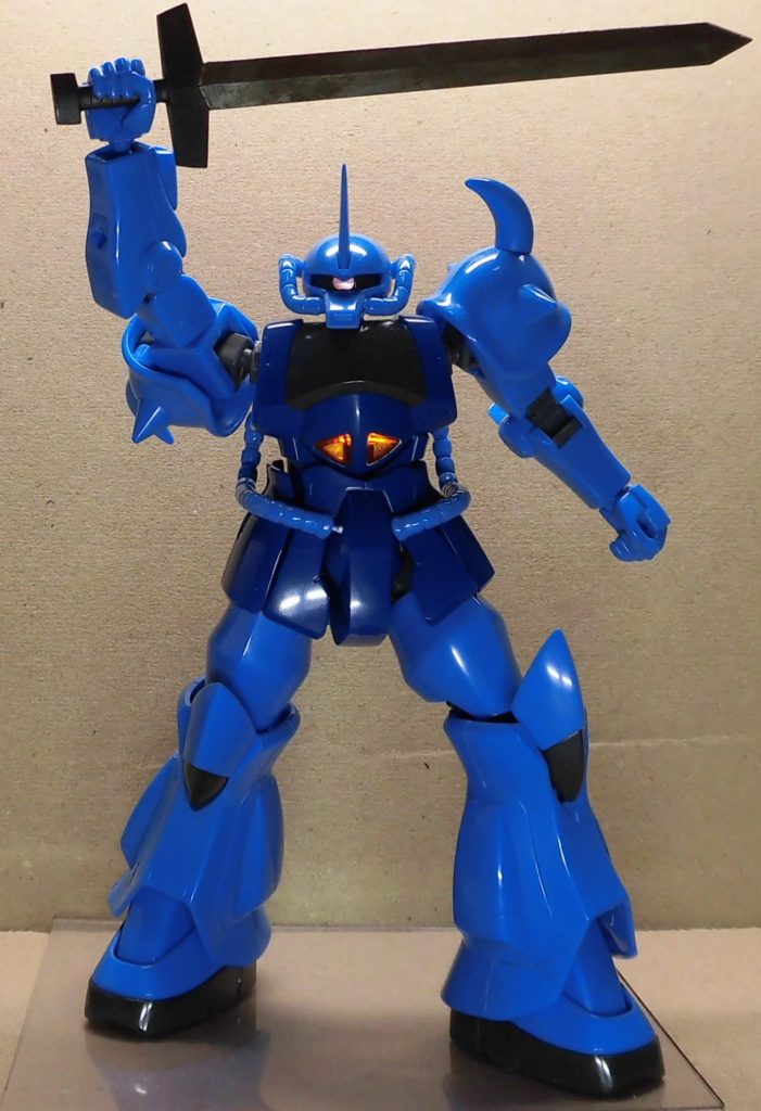 大剣です。ポージングが下手で迫力のある写真が撮れません。