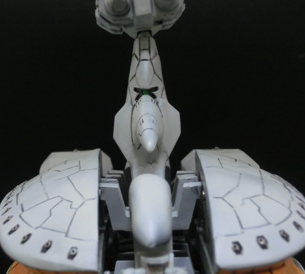 やはり一番苦労したのはこの顔です。何回もパテを盛り、削りを繰り返し制作しています。