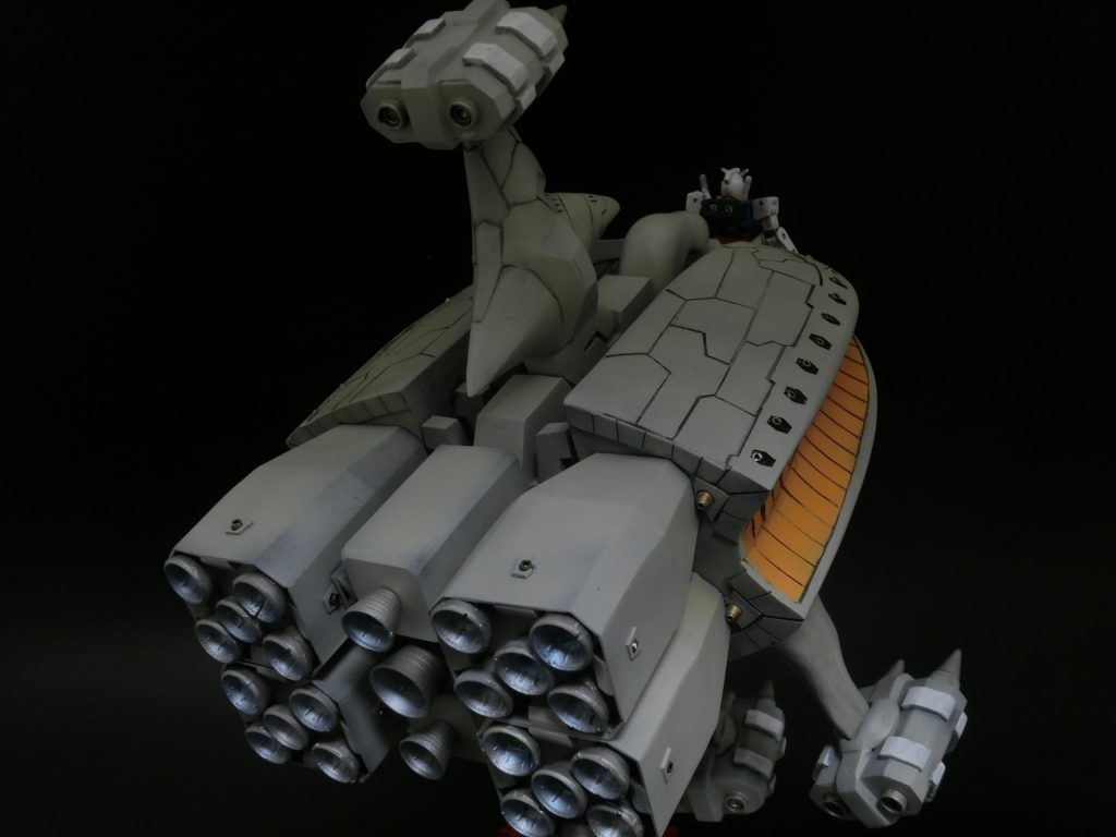 バーニアの数が半端ないです。お金はかけたくなかったので、レジンで1つのバーニアをコピーして複数政策しました。