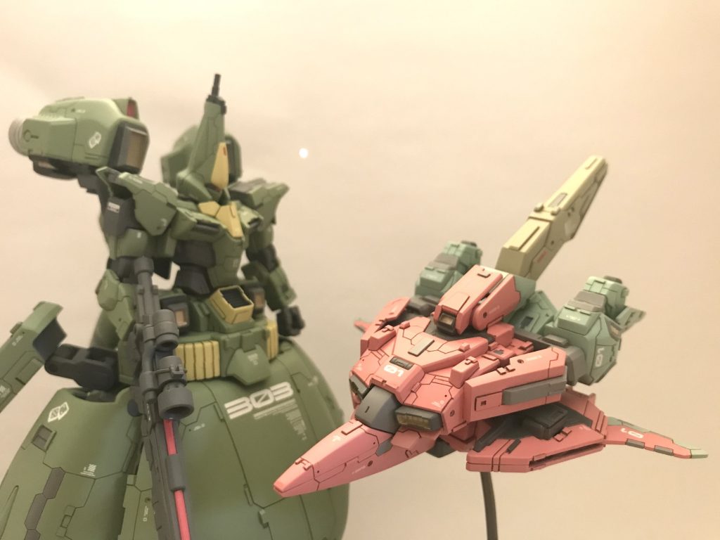 怪奇、我が家のゼータ最終回。カボチャvsスイカ。かってに戦え！(ジオはピンぼけだ)