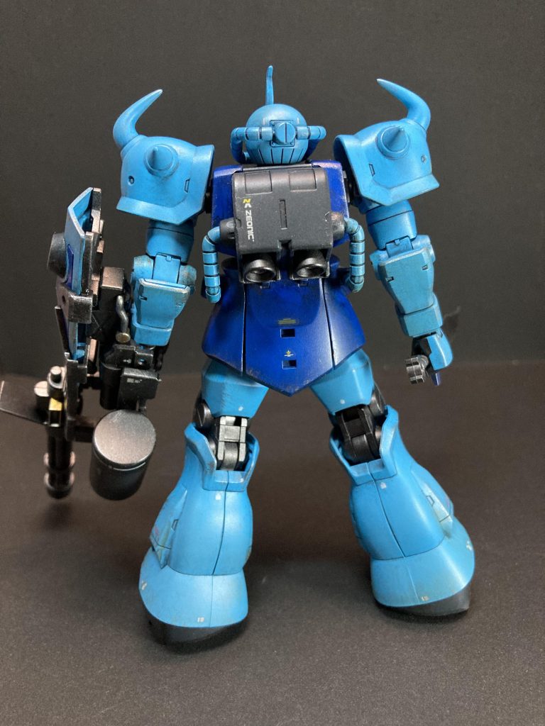 バックパックがシンプルなのがカッコいいです。全体的に特に加工はしてません。