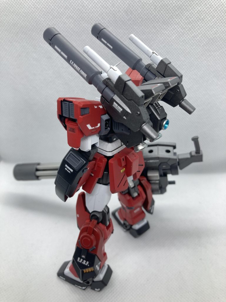 わかりにくいけどマスキング箇所多すぎ(^◇^;)カイ機のC108と同時進行の予定でしたが、老眼へのダメージを考えて次回に持ち越し。この機体に合わせてHGUCリバイブのG3ガンダムも製作予定。これに比べたらガンダムなんてサクッと作れそう^_^