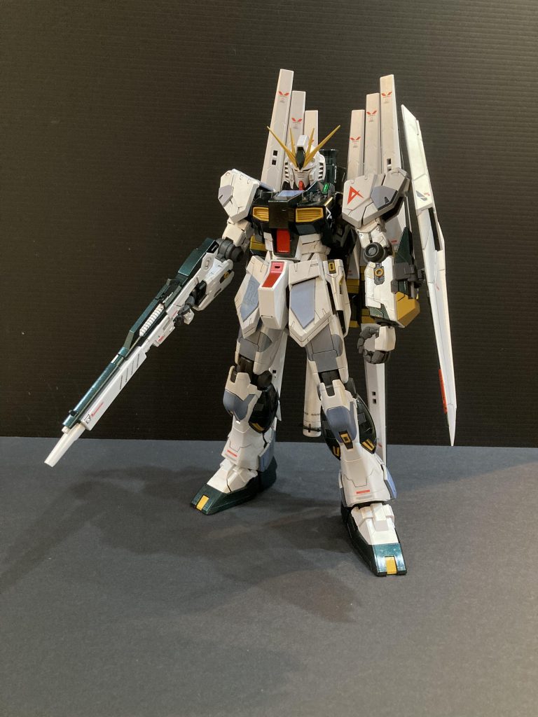 実物は、艶があって綺麗なんですが、写真は難しいです。写真だと頭デッカッチに見えます。