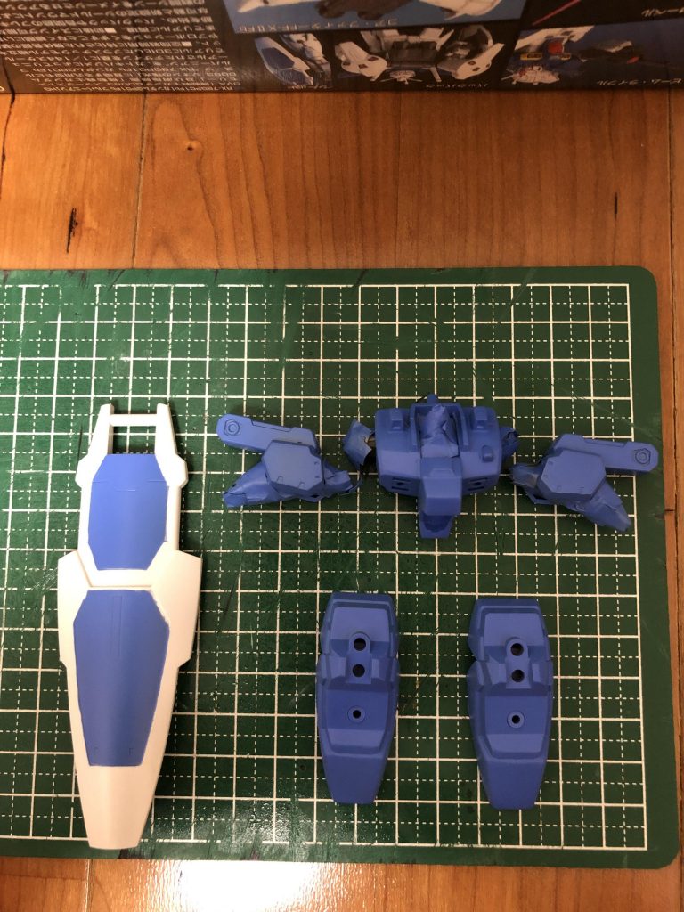 苦手な部分塗装。カラーはガンダムカラーのMSライトブルーです。