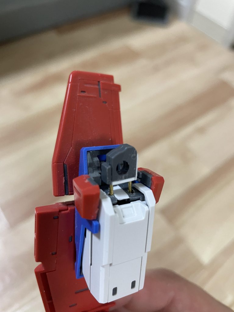 今回唯一の改修、ガワラ曲げ加工。ロール軸を仕込む技術は私にはございませんでした。