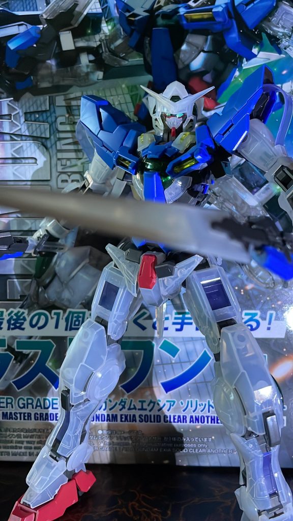 全体。やっぱ大きいな（唖然）印象としては少し稼働が難しい。やっぱMGは鑑賞用か？人によるか…目のシールが若干ずれてます。やらかしました