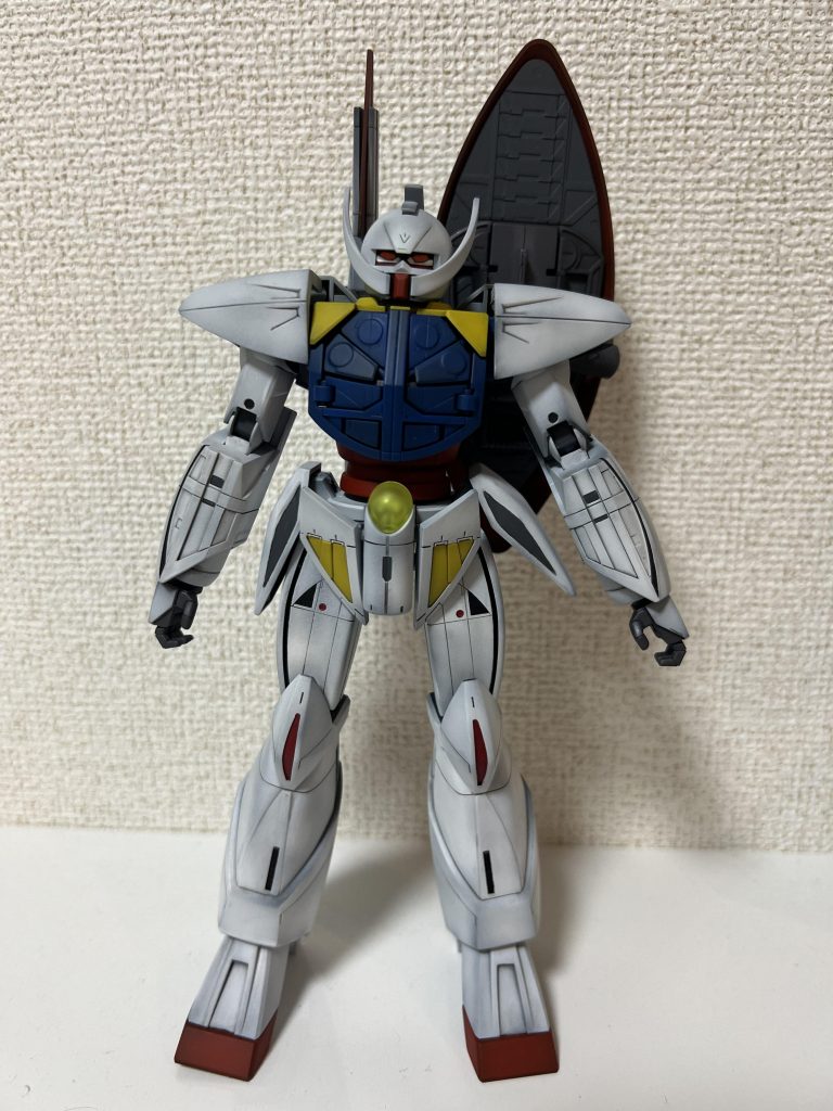 黒下地でグラデーション塗装をしました。細かい塗り分けはエナメル、シタデルの筆塗りをしてます。