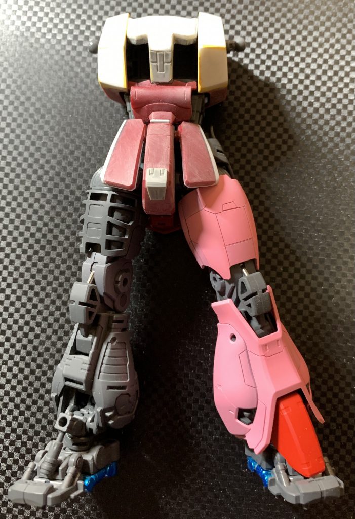 胸部、アーマー、シールド、頭部プラ板貼り付けで形状変更。