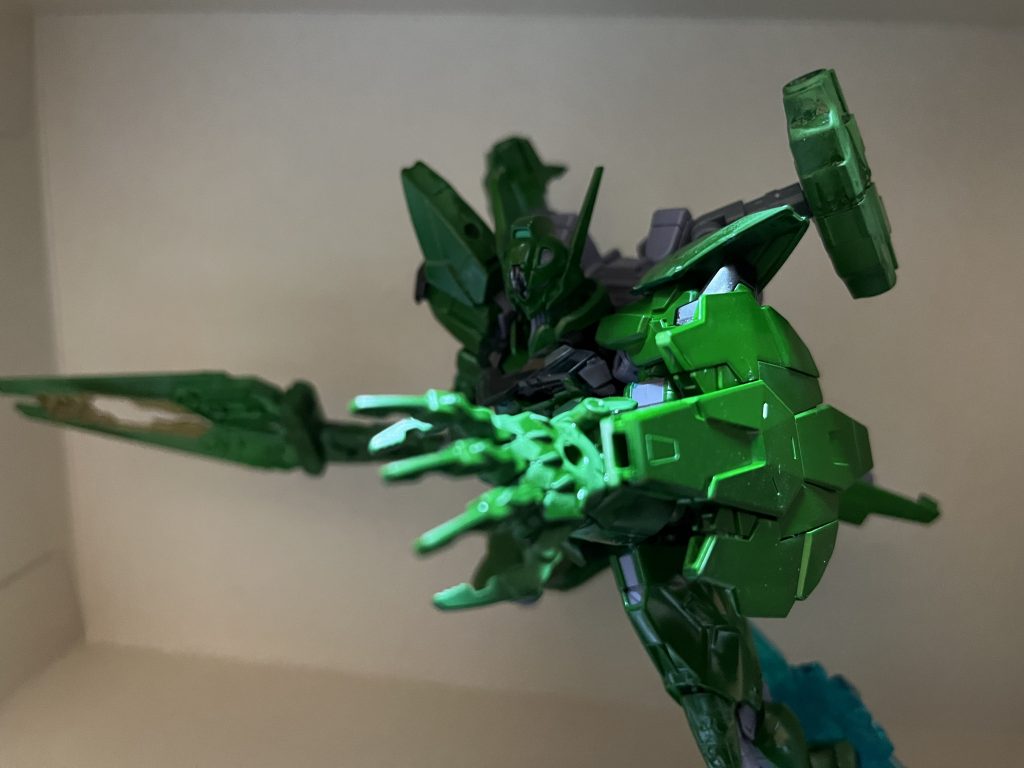 オルゴンクロー30mmシエルノヴァ強襲アーマーから移植。シールドはビットになったのでクローは小型化、単独武装に変更