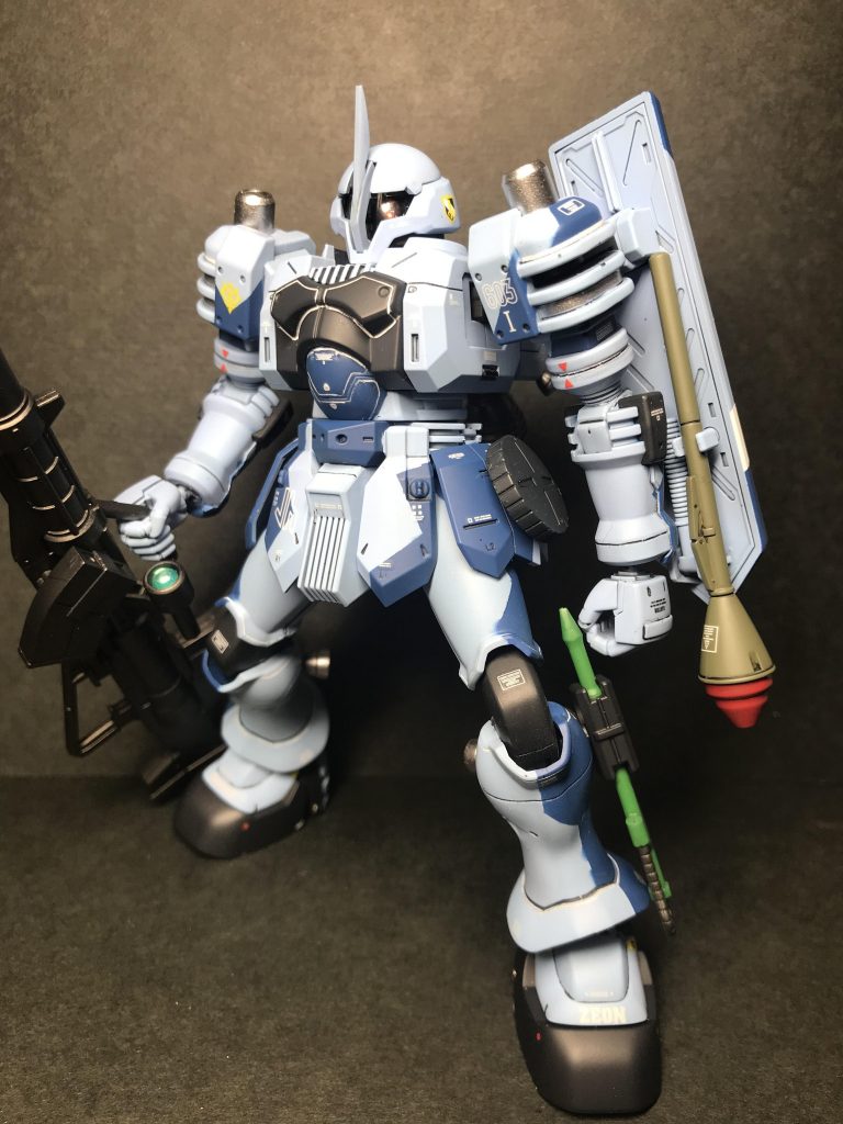 マスキングが甘いとすぐ侵食されて滲んだりしてましたが、中々難しい…どうしたら綺麗に出来るんだろうか…今回はモールドの彫り直し以外は基本弄らず迷彩塗装のみ実施。あまり弄って無い分デカールは頑張りました。