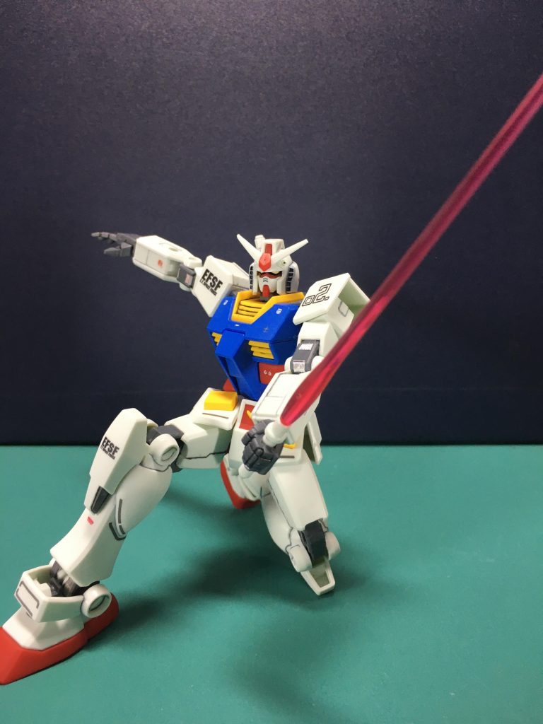 塗装はガンダムマーカーです。いつも通りの部分塗装でやってます。 グレー1=ガンダムマーカー ガンダムグレー グレー2=同メカグレー 同時投稿したビヨグロと並行で作ってましたが、そちらはデカールマシマシで作っててこちらはどうしようか…と悩んでたところ、ORIGIN汎用①から局地型ガンダムのラインデカールなどを貼っています。