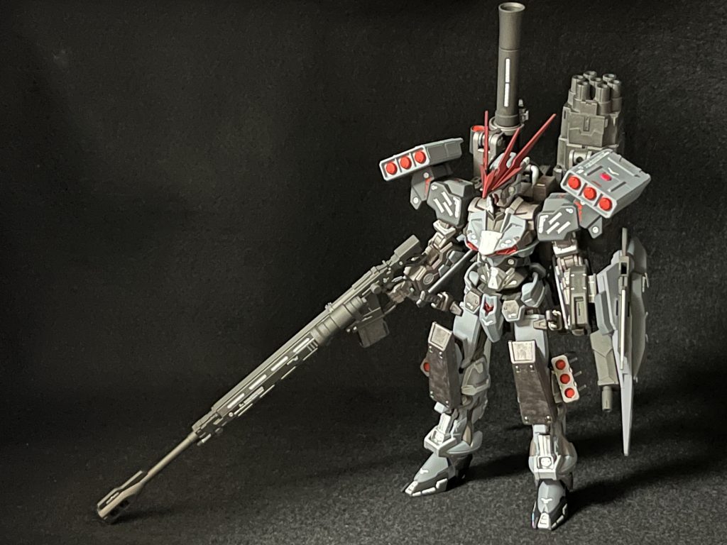 どうにか動かせるまでの形となり、パイロットには開発実験時より本機に登場していた者が。また、元々データ収集を目的とし複座式であったため、最も暴走した2機に詳しい者として開発責任者も同乗することとなった。