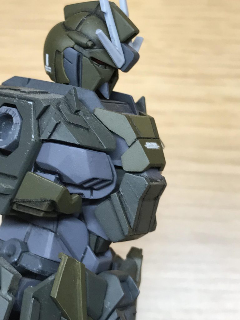 コックピット部の装甲追加にはとても苦労しました。接着が甘かったり、干渉が酷かったりして、3回くらい作り直してます。