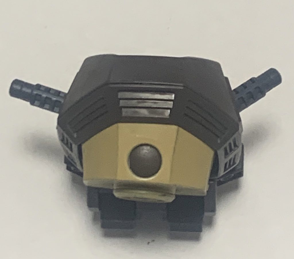 胴体とランドセルまでできた状態です。作りながら塗装も進めてます。