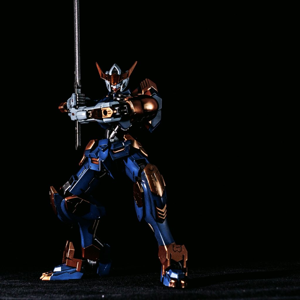 両手持ち。侍っぽいポーズで。