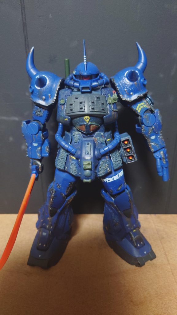 カラーは缶スプレーフラットブルーと胴体はミッドナイトブルーで塗ってパステルで青みを擦りつけて少し明るくウェザリングは機体箇所によって材質が違うんじゃないかなと想像して剥げたあとのいろいろを微妙に変えました。最後はスーパークリアーつや消しでフィニッシュ！