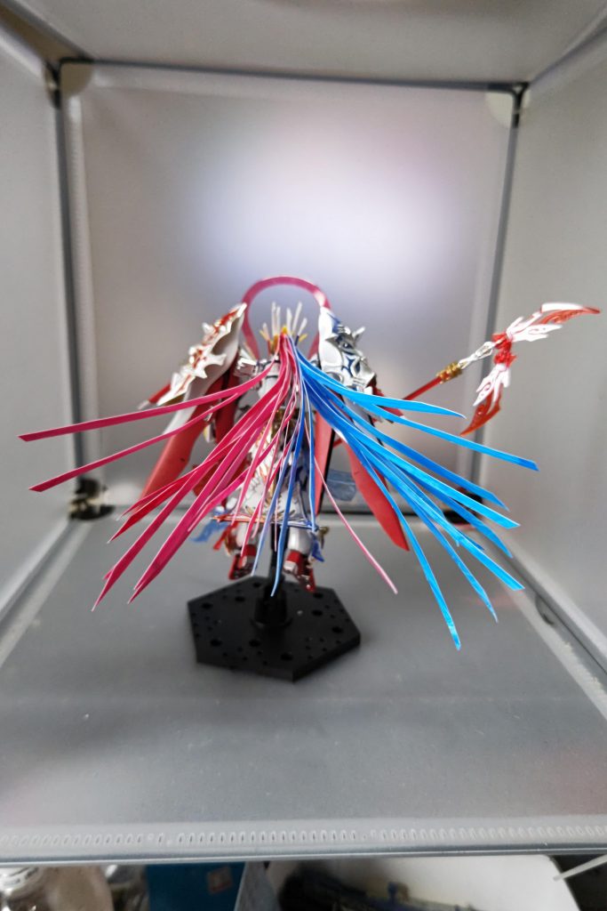 髪の毛はプラ板で作成しました。