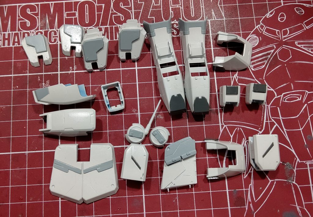 塗り分け終了後のパーツ達です。粗が目立ちますが暖かい目で見ていただけると幸いです。