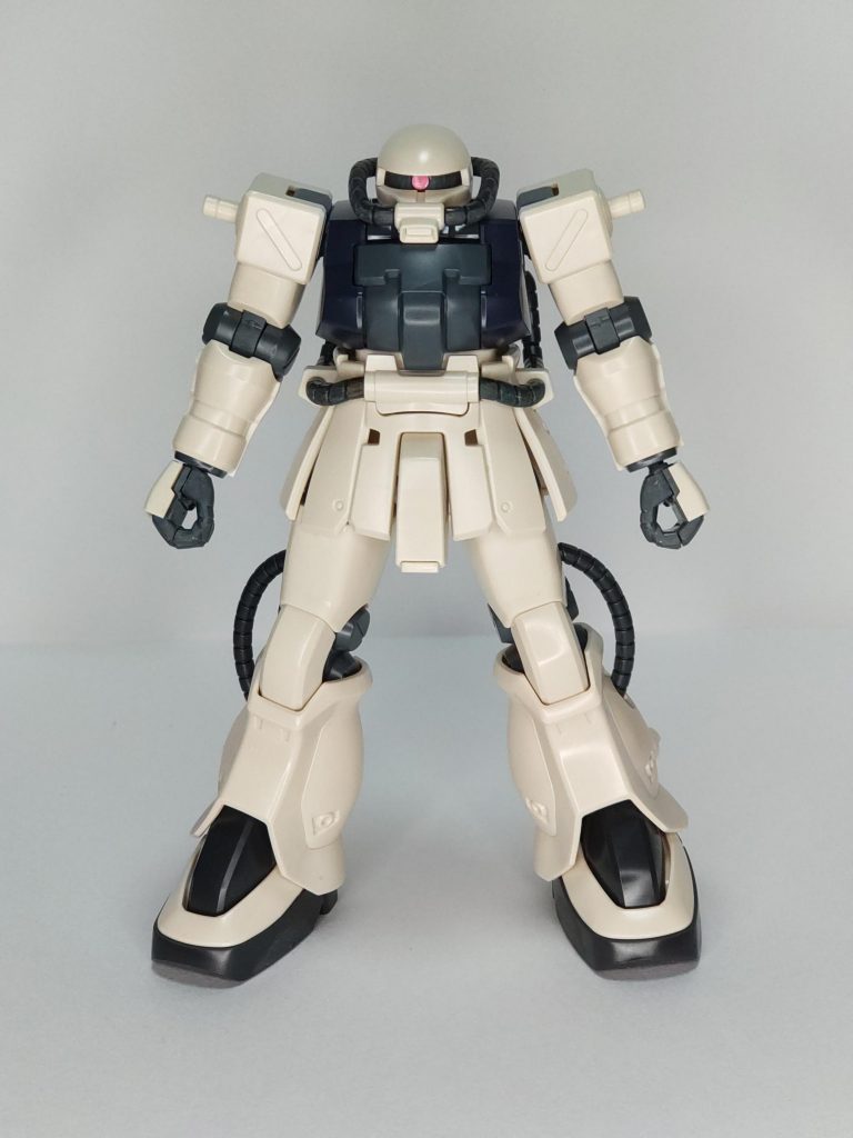 そう思ったので、手持ちの連邦系の武器を持たせました。本体はジムの仕様に合わせるため、肩の装備は外している、という設定です。