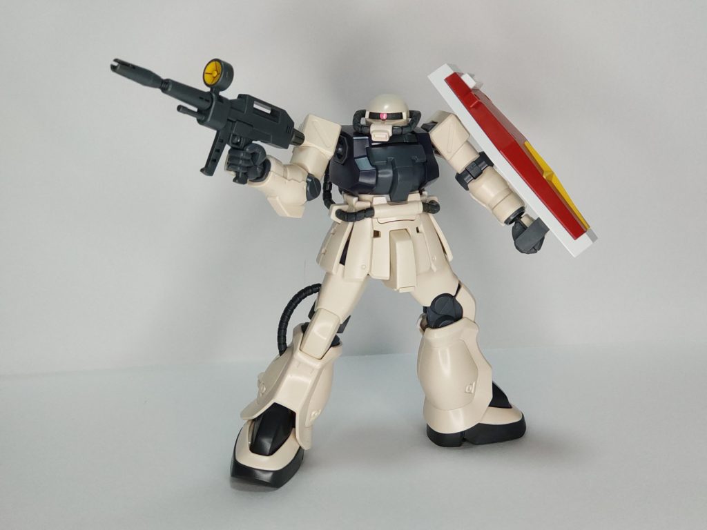 訓練用ビームライフル                    レーザーを飛ばして当たり判定をする。今後の標準装備化を見越して、訓練に取り入れられた。といった感じです。このザクⅡF2型はいつか違った形で投稿できればと思います。